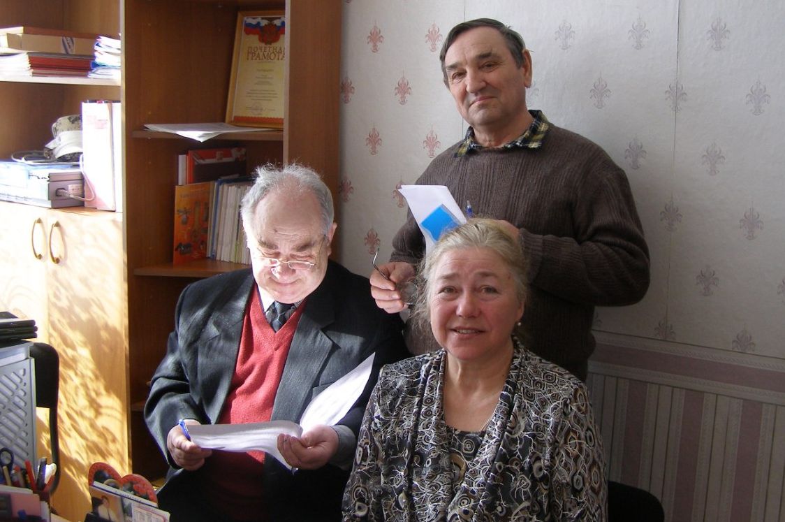 Иван Зародов (стоит), Алексей Ларин, Зоя Матвеева